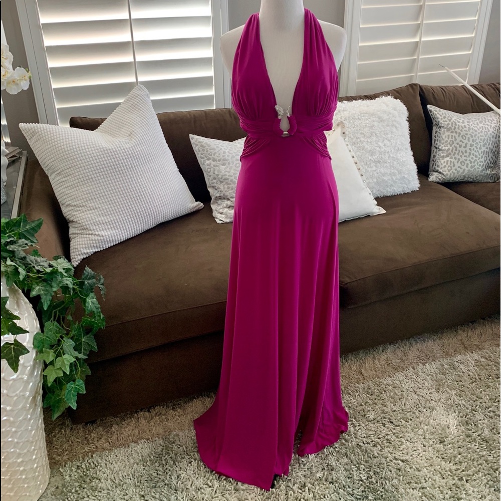 Gorgeous long dress w/rhinestone embellishment!
